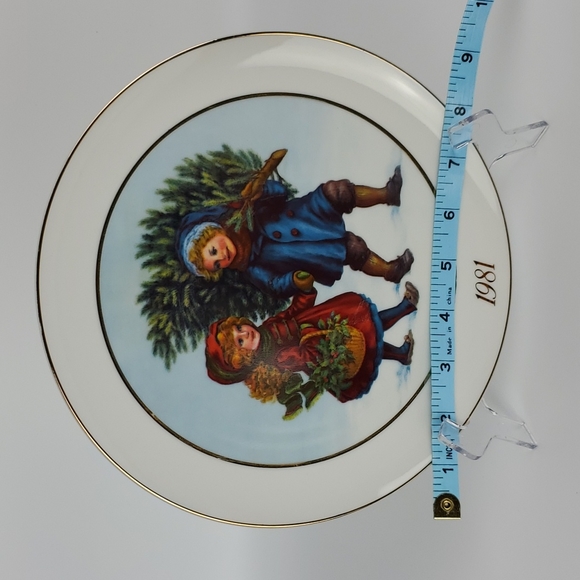 CHRISTMAS 1981 AVON Collector's Plate First Edition 9" - Picture 5 of 5